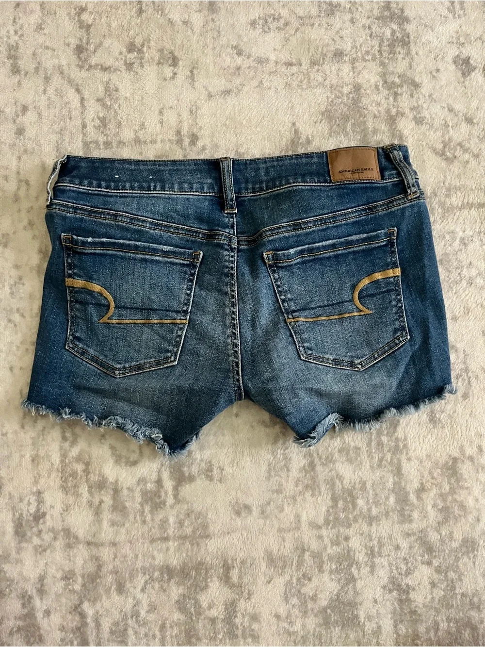 American Eagle Outfitters Dark Blue Distressed Denim Cutoff Shorts sz 4
